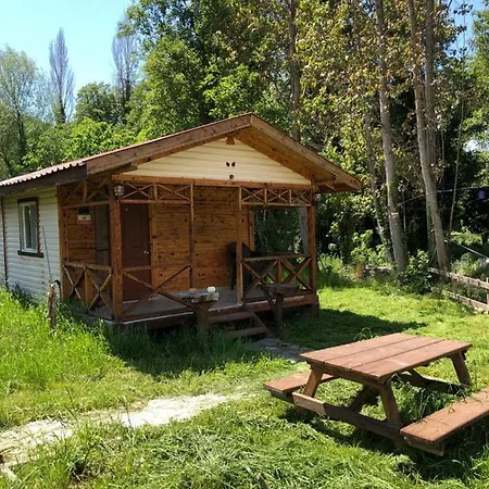 Oleaqua Bungalow Village & Caravan Park * מוגלה